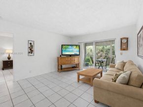 1201 Hillcrest Ct 209, Hollywood FL 33021