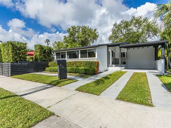 8290 N Bayshore Dr