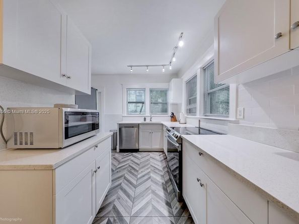 46 NE 43rd St, Miami FL 33137