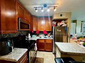 425 NW 210th St 102, Miami Gardens FL 33169