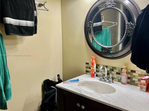 425 NW 210th St 102, Miami Gardens FL 33169