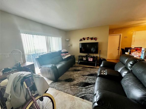 425 NW 210th St 102, Miami Gardens FL 33169