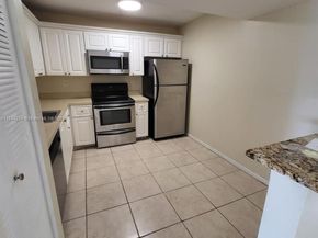 711 N Pine Island Rd 407, Plantation FL 33324