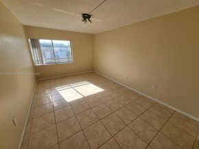 711 N Pine Island Rd 407, Plantation FL 33324