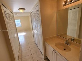 711 N Pine Island Rd 407, Plantation FL 33324