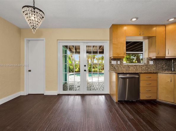 4400 NE 13th Ave, Oakland Park FL 33334