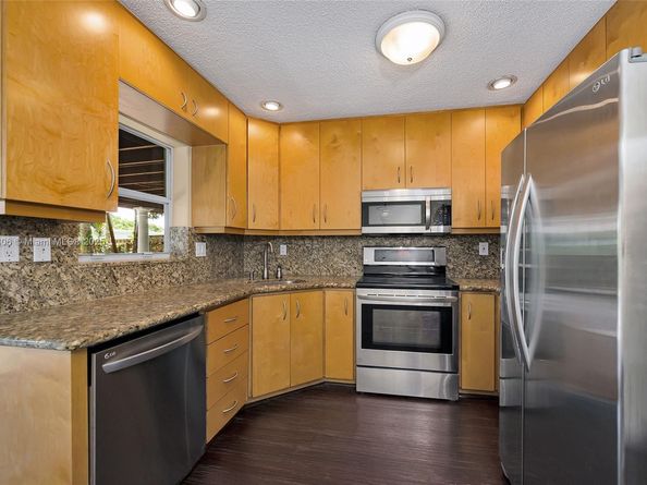 4400 NE 13th Ave, Oakland Park FL 33334