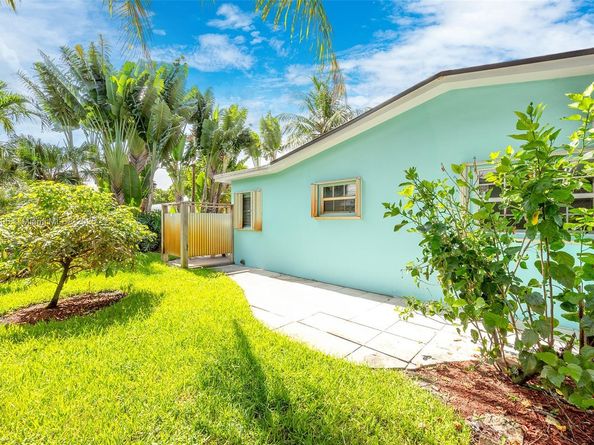 4400 NE 13th Ave, Oakland Park FL 33334