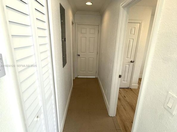 4411 NW 34th St, Lauderdale Lakes FL 33319