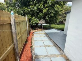 4411 NW 34th St, Lauderdale Lakes FL 33319