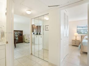 4805 NW 35th St 404, Lauderdale Lakes FL 33319