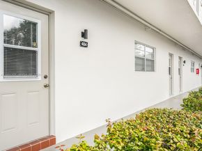 4805 NW 35th St 404, Lauderdale Lakes FL 33319