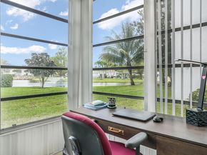 4805 NW 35th St 404, Lauderdale Lakes FL 33319