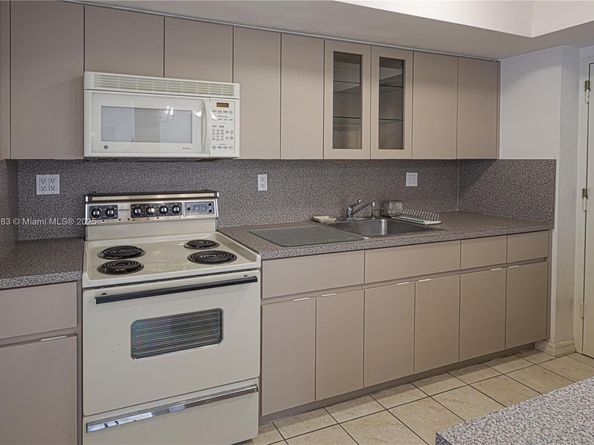 1700 NE 105th St 512, Miami Shores FL 33138