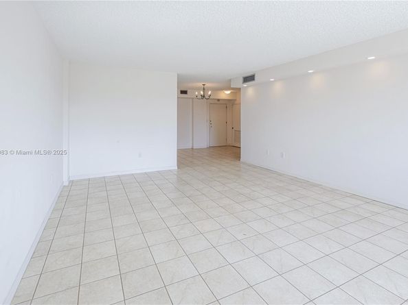 1700 NE 105th St 512, Miami Shores FL 33138