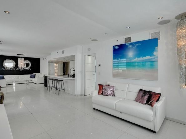 834 Ocean Dr 507/509, Miami Beach FL 33139