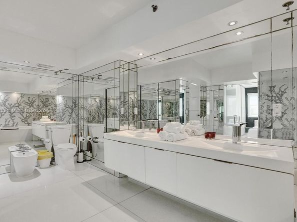 834 Ocean Dr 507/509, Miami Beach FL 33139