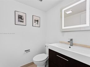 3936 NE 168th St 7, North Miami Beach FL 33160