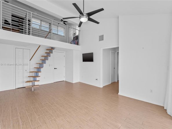 3936 NE 168th St 7, North Miami Beach FL 33160