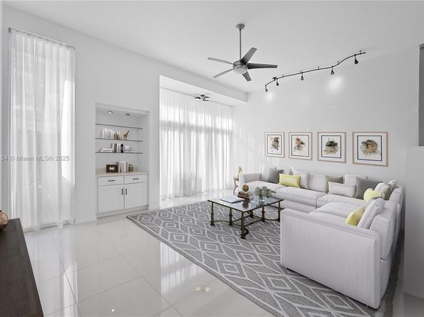 3936 NE 168th St 7, North Miami Beach FL 33160