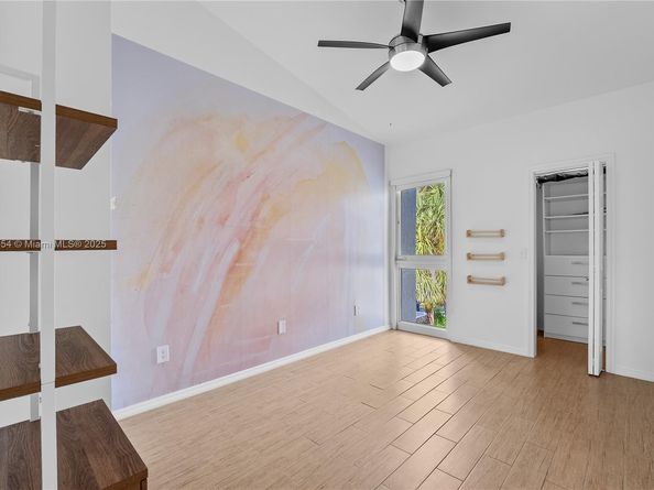 3936 NE 168th St 7, North Miami Beach FL 33160