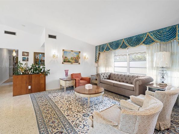 4601 Royal Palm Ave, Miami Beach FL 33140