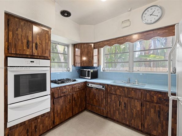 4601 Royal Palm Ave, Miami Beach FL 33140