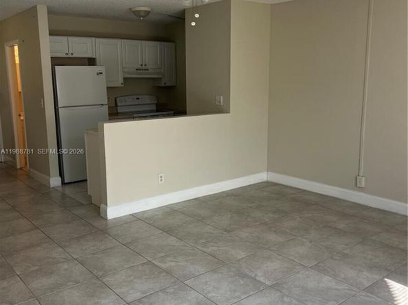 2701 Riverside Dr 308B, Coral Springs FL 33065