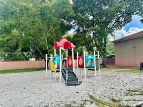 2570 W 67th Pl 212, Hialeah FL 33016