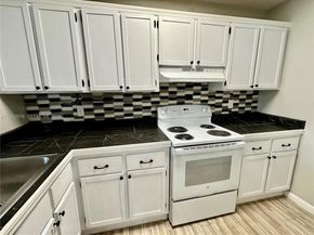 2570 W 67th Pl 212, Hialeah FL 33016