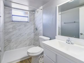 2570 W 67th Pl 212, Hialeah FL 33016