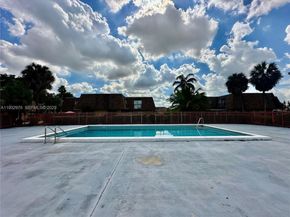 2570 W 67th Pl 212, Hialeah FL 33016