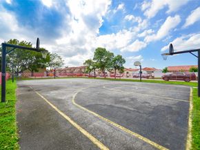 2570 W 67th Pl 212, Hialeah FL 33016