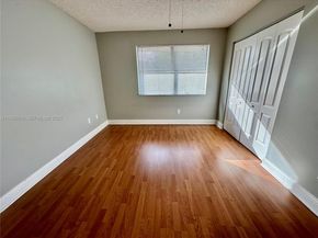 2570 W 67th Pl 212, Hialeah FL 33016