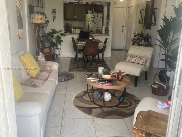 1990 Marseille Dr 201, Miami Beach FL 33141