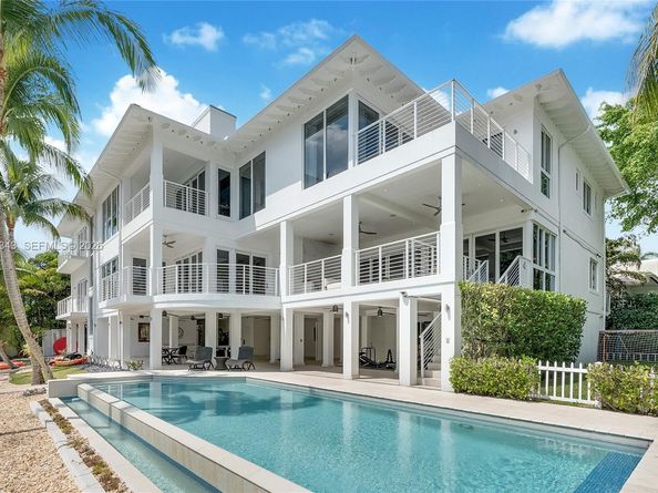 3835 Carole Ct, Miami FL 33133