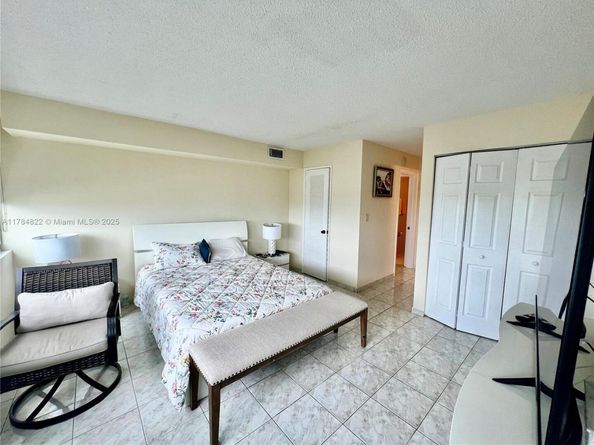 7135 Collins Ave 621, Miami Beach FL 33141
