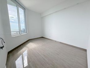 325 S Biscayne Blvd LPH 19, Miami FL 33131