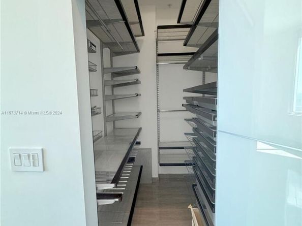 325 S Biscayne Blvd LPH 19, Miami FL 33131