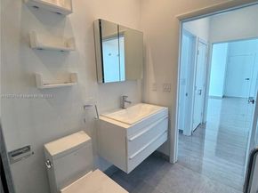 325 S Biscayne Blvd LPH 19, Miami FL 33131