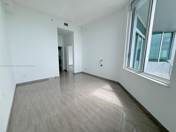 325 S Biscayne Blvd LPH 19, Miami FL 33131