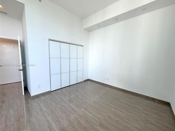 325 S Biscayne Blvd LPH 19, Miami FL 33131