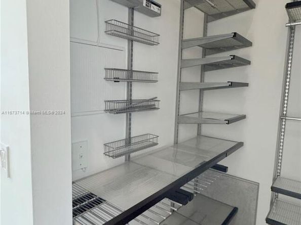 325 S Biscayne Blvd LPH 19, Miami FL 33131