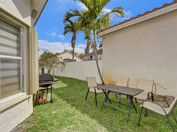 3371 SW 51st St, Hollywood FL 33312