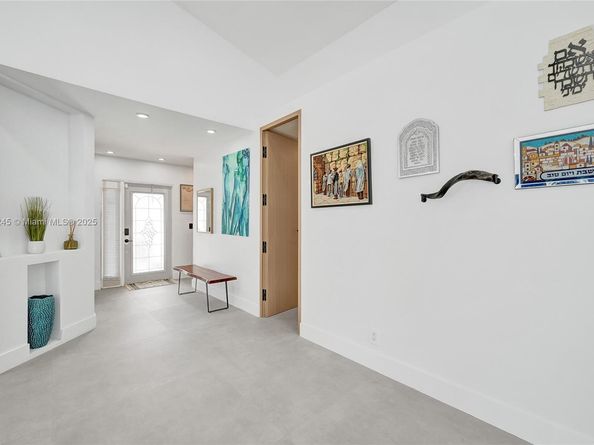 3371 SW 51st St, Hollywood FL 33312
