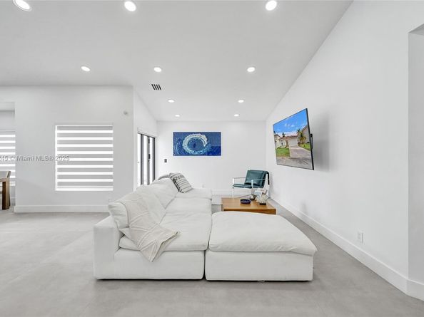 3371 SW 51st St, Hollywood FL 33312