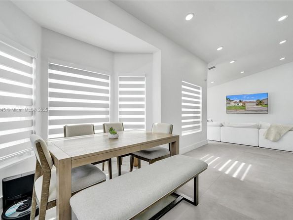 3371 SW 51st St, Hollywood FL 33312