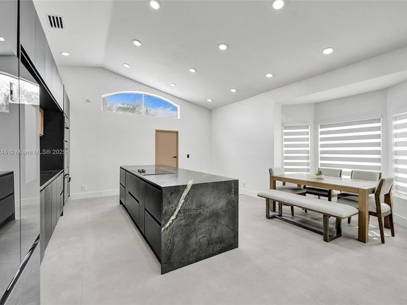 3371 SW 51st St, Hollywood FL 33312