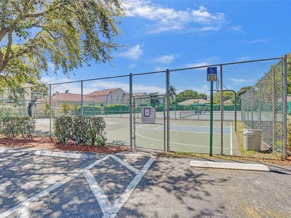 3371 SW 51st St, Hollywood FL 33312