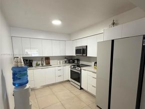 1720 SW 87th Ave, Miami FL 33165